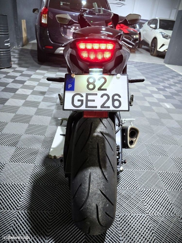 Honda CBR 1000 RR Fireblade - 10