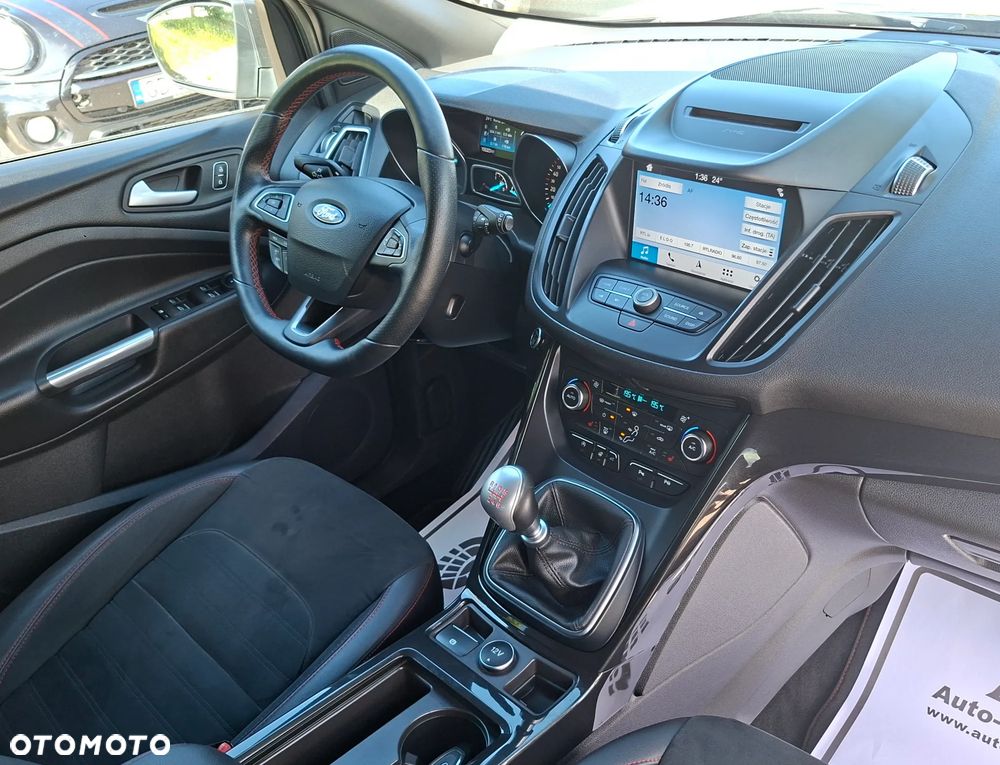 Ford Kuga 2.0 TDCi 2x4 ST-Line - 21