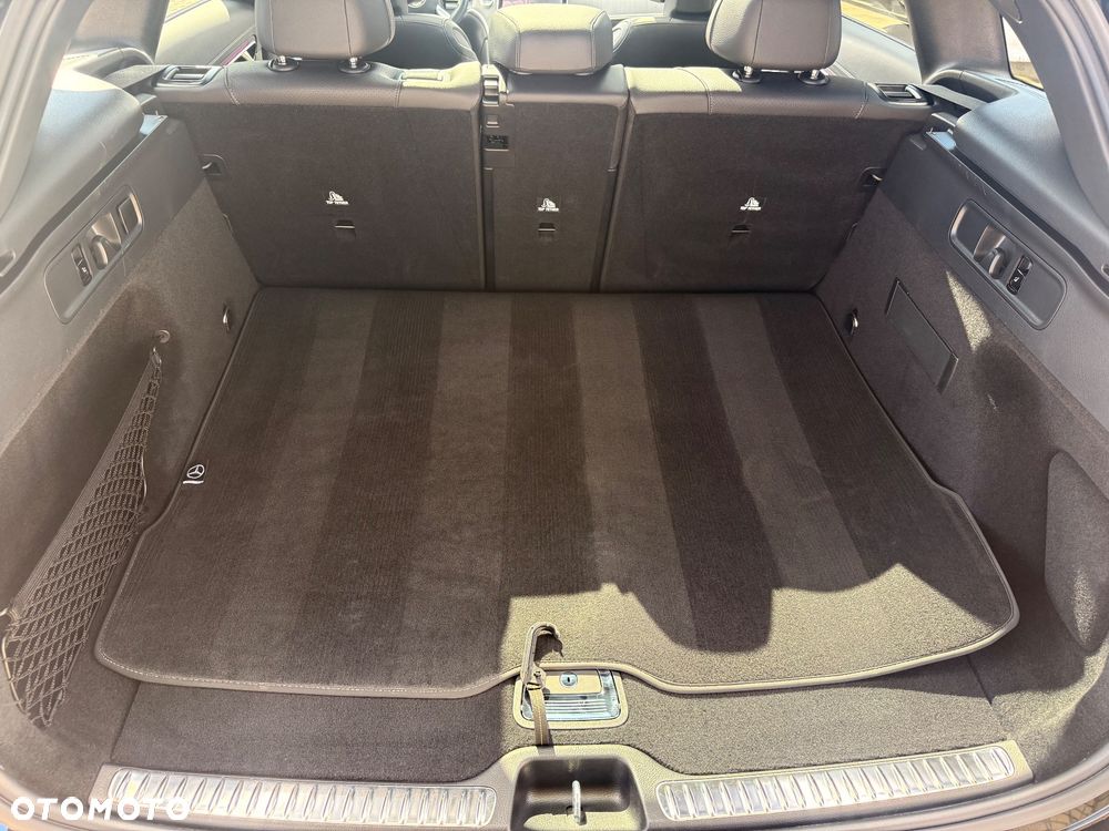 Mercedes-Benz GLC - 29