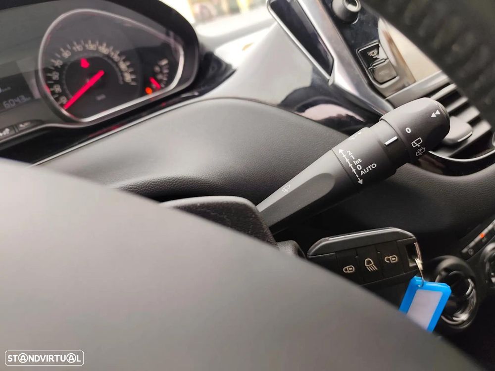 Peugeot 208 1.2 PureTech Active - 16