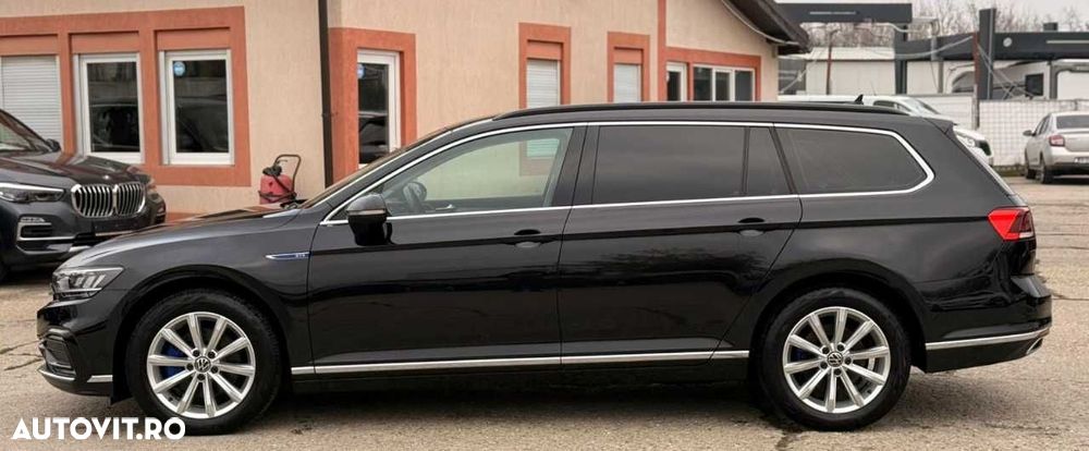 Volkswagen Passat - 4