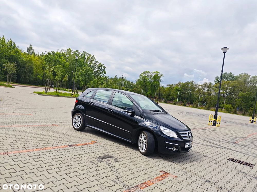 Mercedes-Benz Klasa B 200 CDI Special Edition - 26