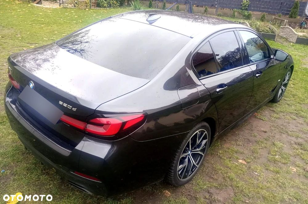BMW Seria 5 520d xDrive - 5