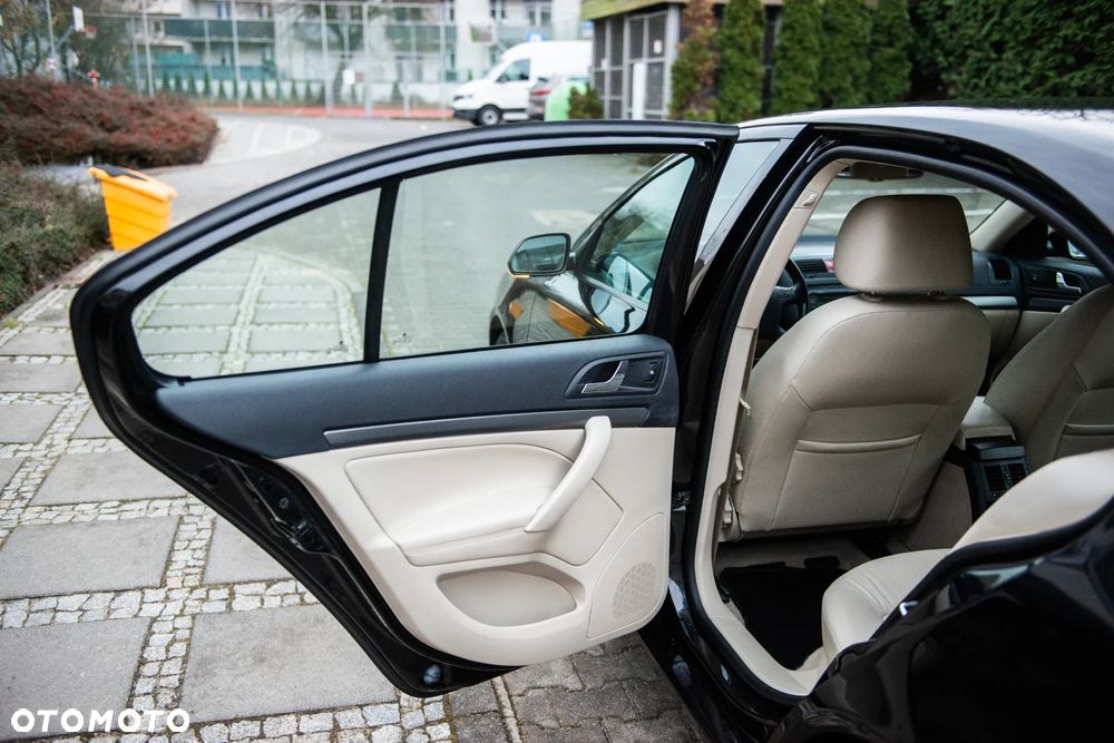 Skoda Octavia 1.9 TDI DSG Elegance - 18