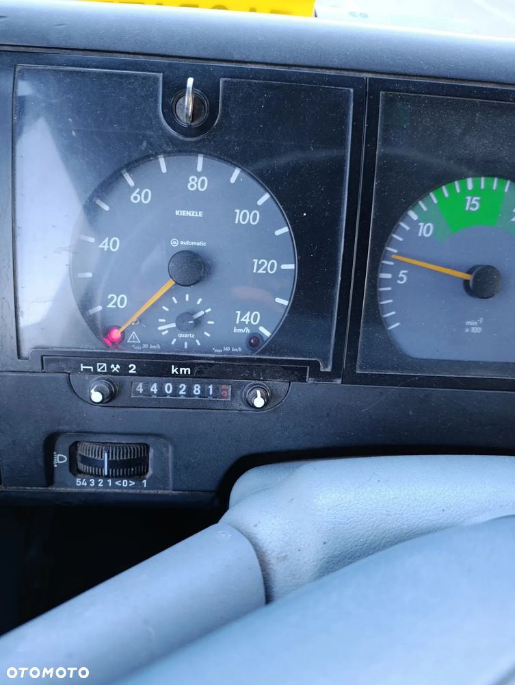 Mercedes-Benz Vario 814 - 12