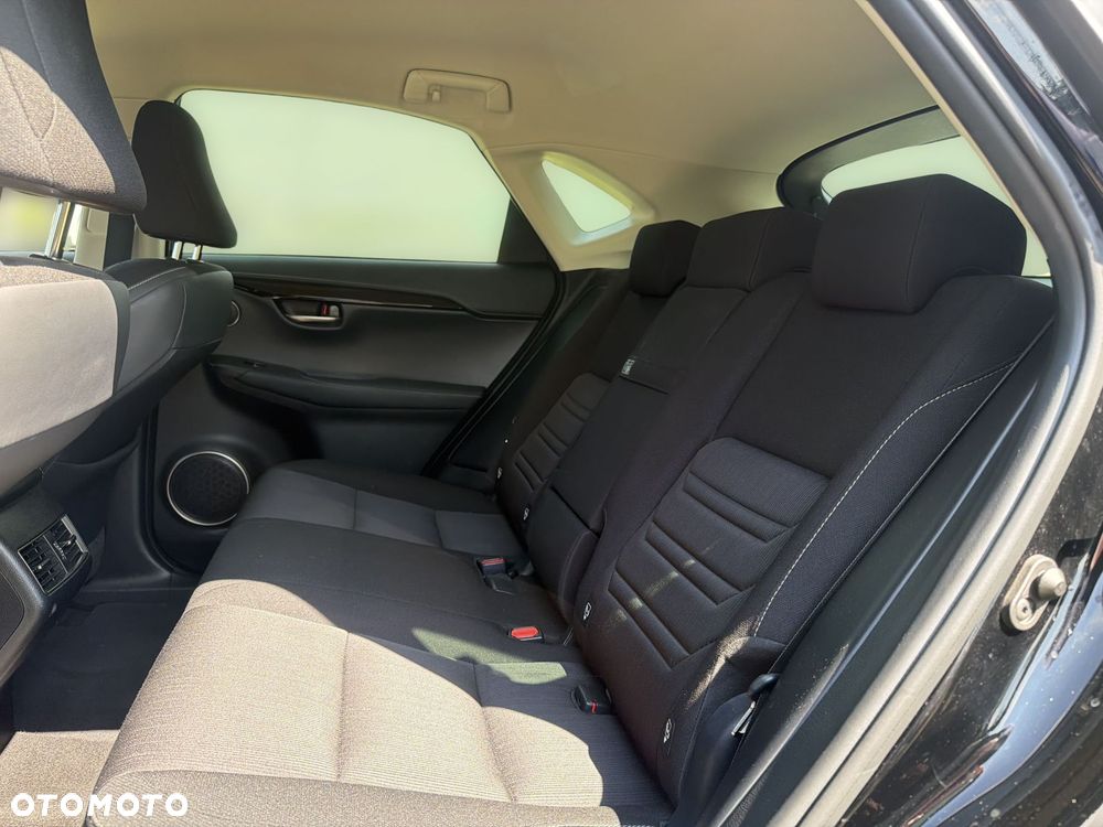 Lexus NX 300h Business Edition AWD - 15