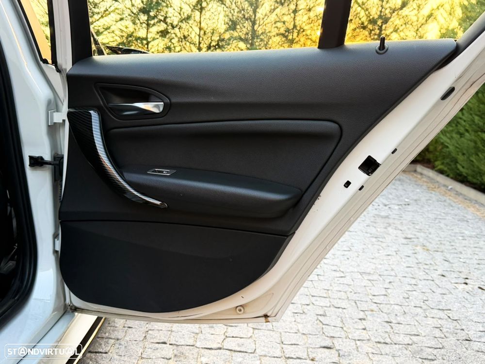 BMW 118 d Pack M Auto - 25