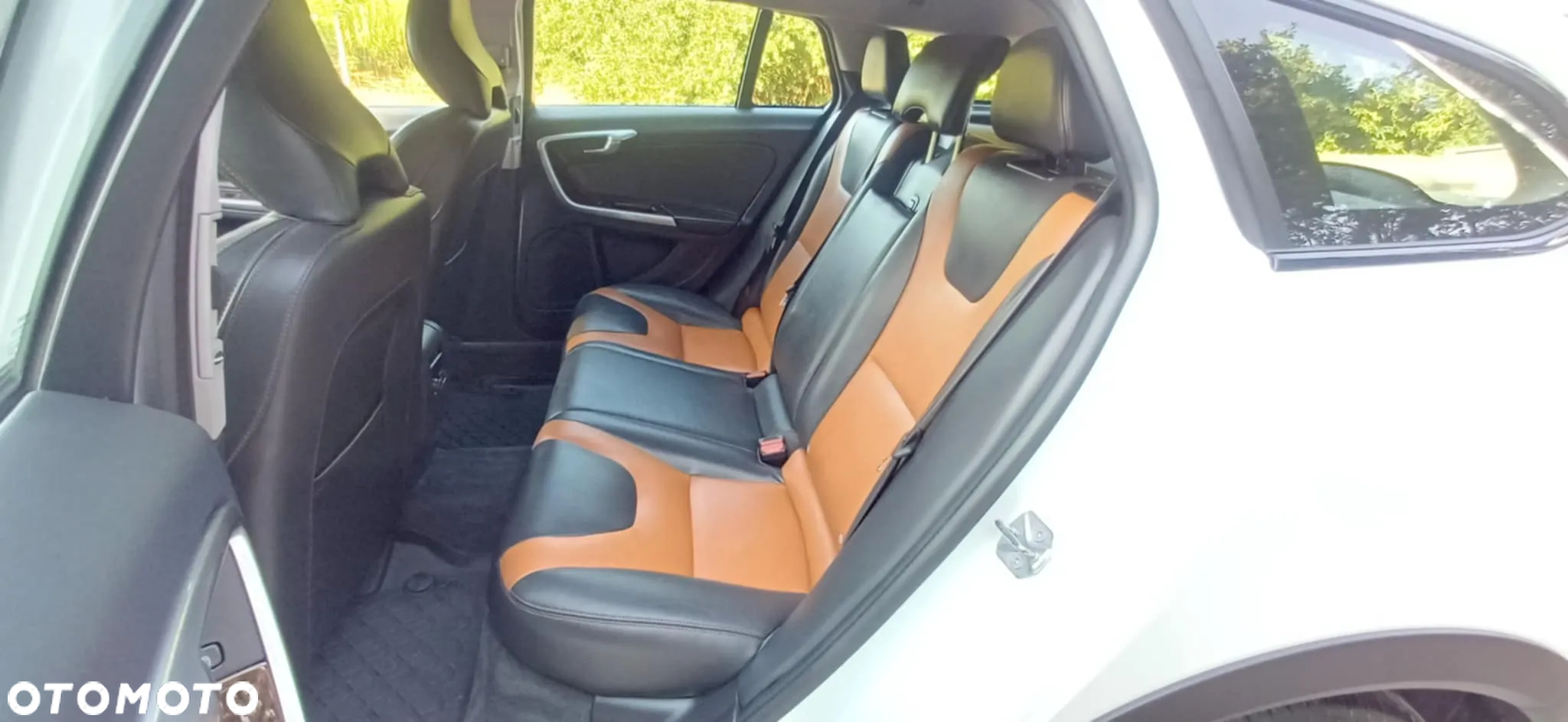 Volvo V60 Cross Country D3 Drive-E Momentum - 13