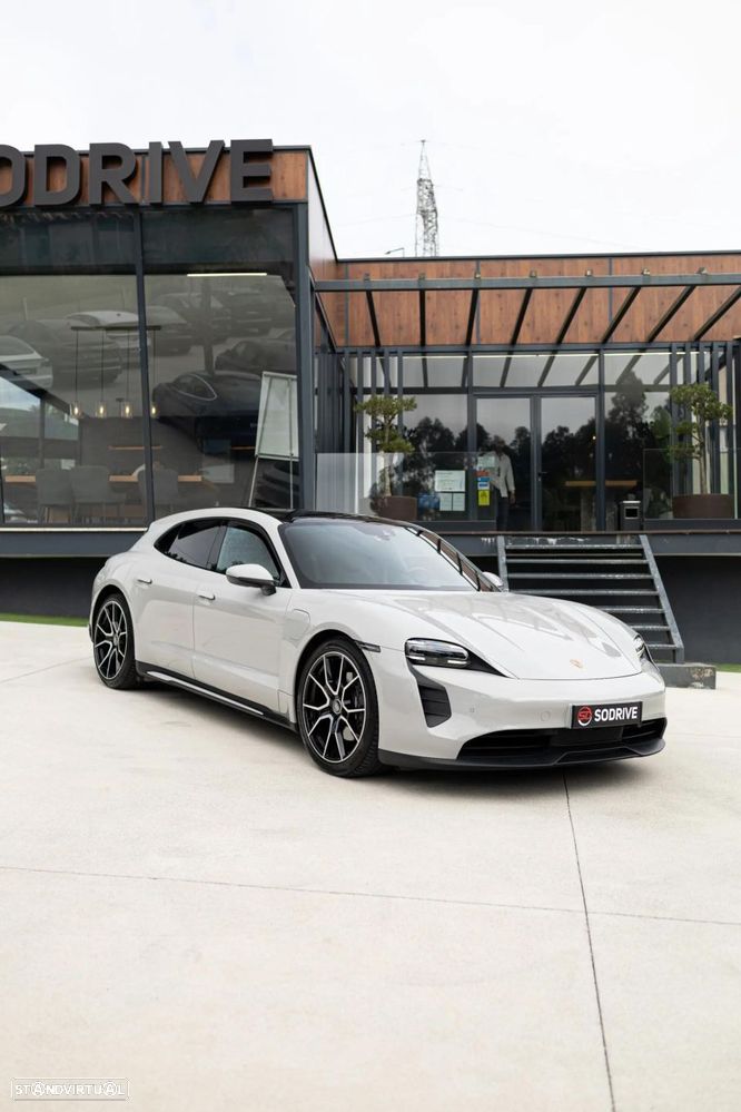 Porsche Taycan Sport Turismo - 25