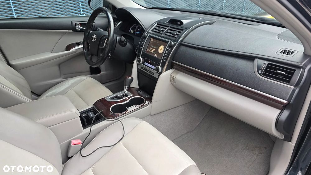 Toyota Camry - 8