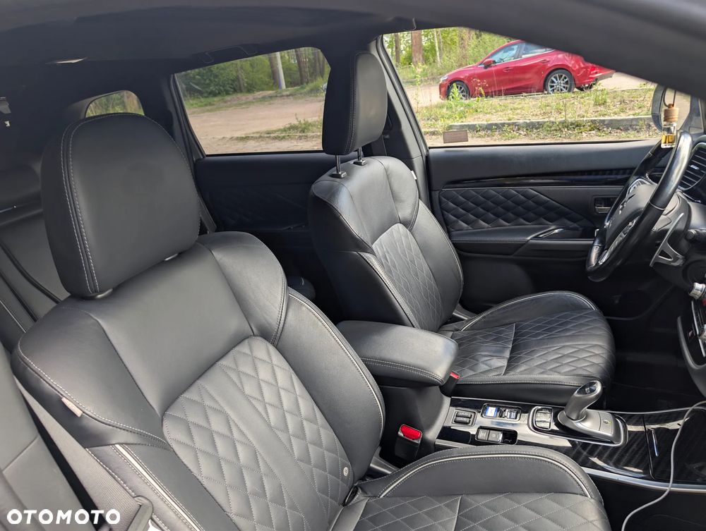 Mitsubishi Outlander Instyle + - 13