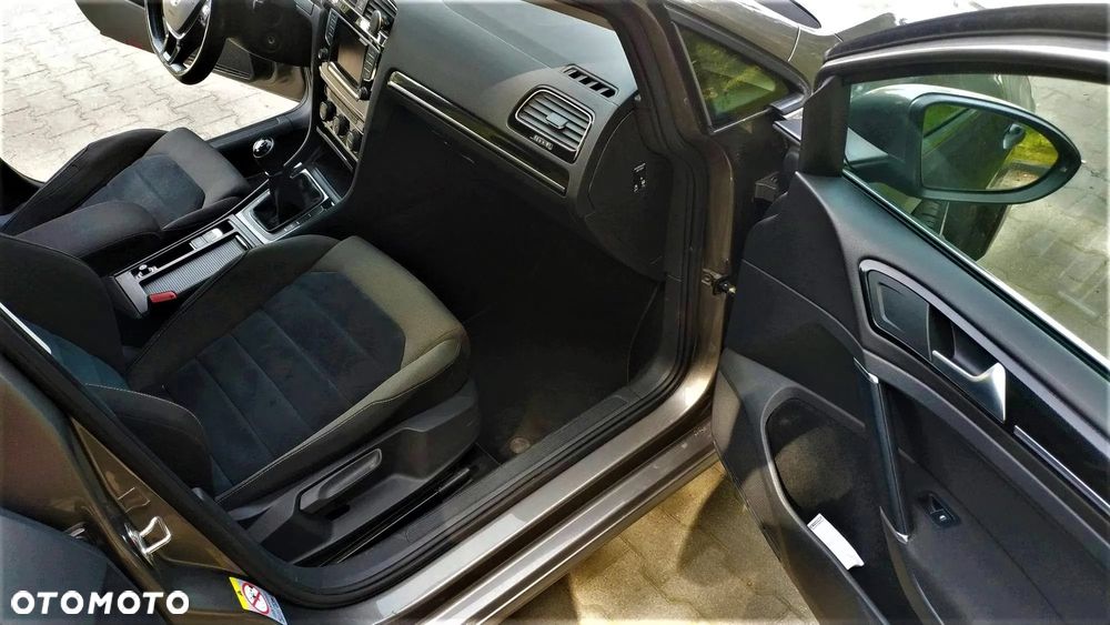 Volkswagen Golf - 10