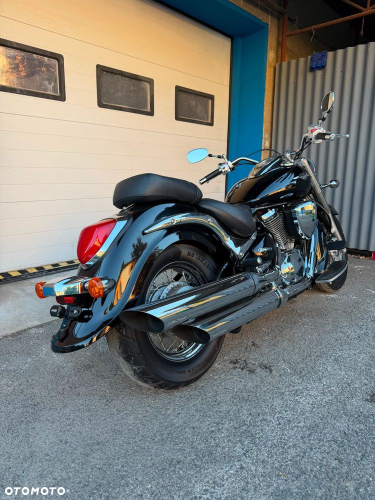 Suzuki Intruder - 4