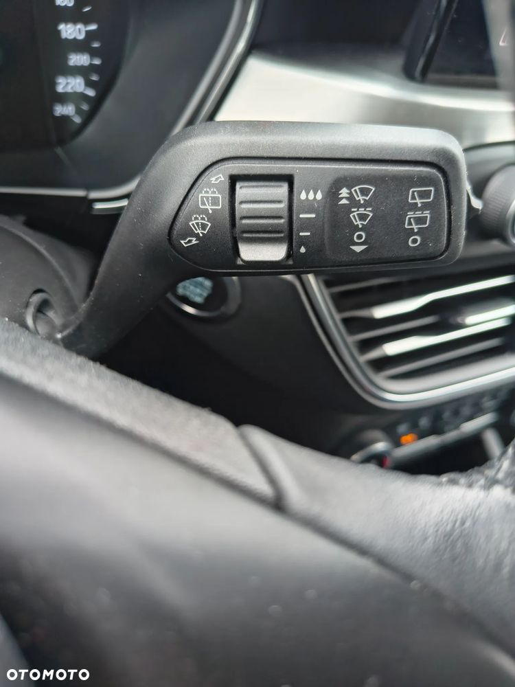 Ford Focus 1.5 EcoBlue Titanium - 24