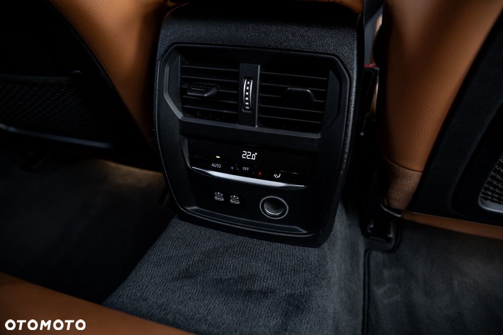 BMW Seria 3 330d xDrive - 25