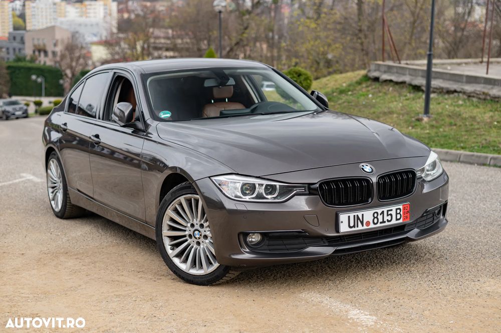 BMW Seria 3 320d Aut. - 10