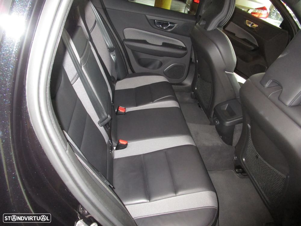 Volvo V60 2.0 D4 R-Design Geartronic - 18