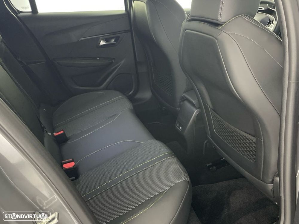 Peugeot 208 1.2 Hybrid GT e-DCS6 - 24