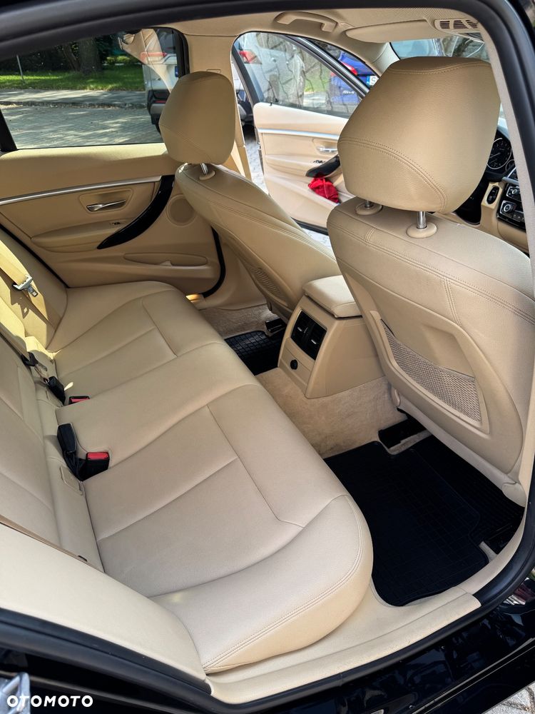 BMW Seria 3 318i - 28