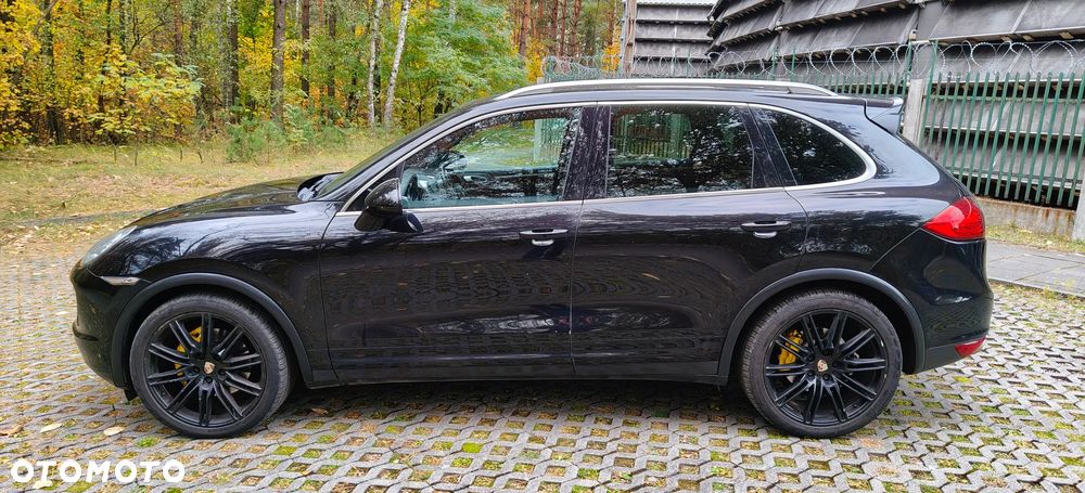 Porsche Cayenne 2012 photo 2