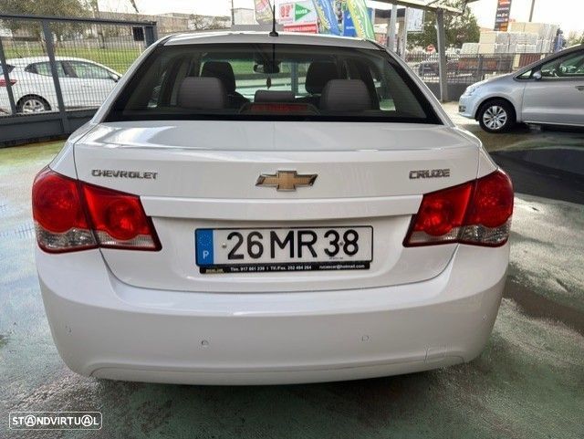 Chevrolet Cruze 1.6 LT - 10