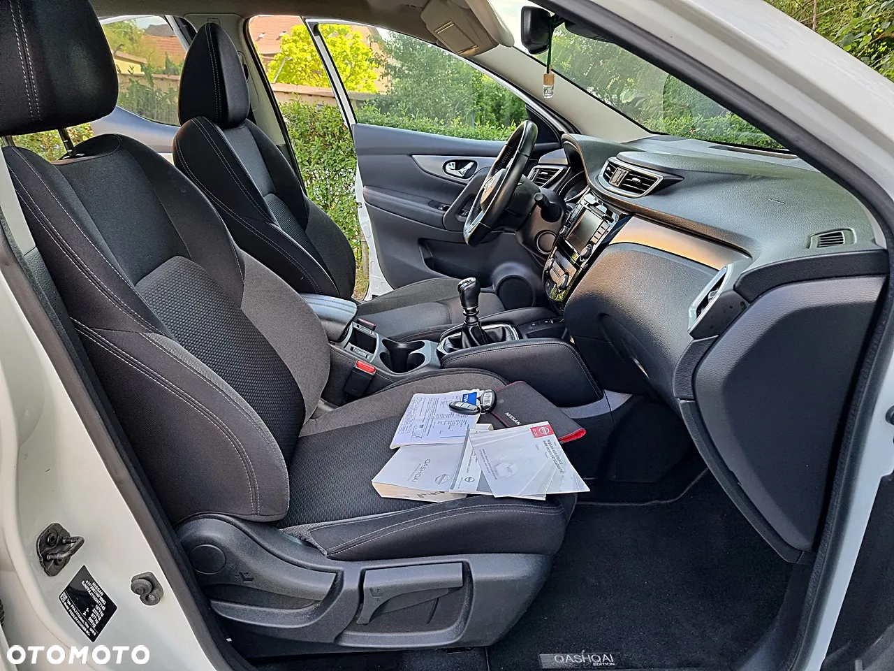 Nissan Qashqai - 25