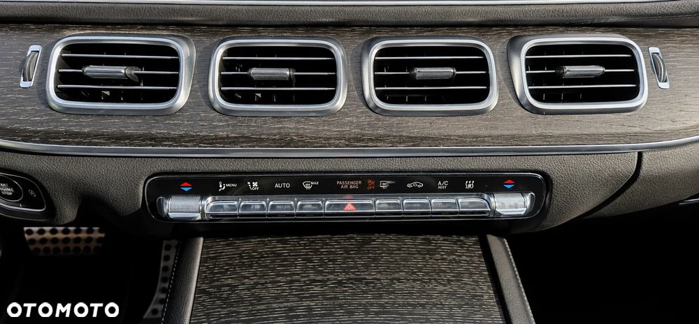 Mercedes-Benz GLS - 25