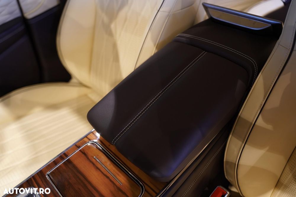 Bentley Flying Spur - 33