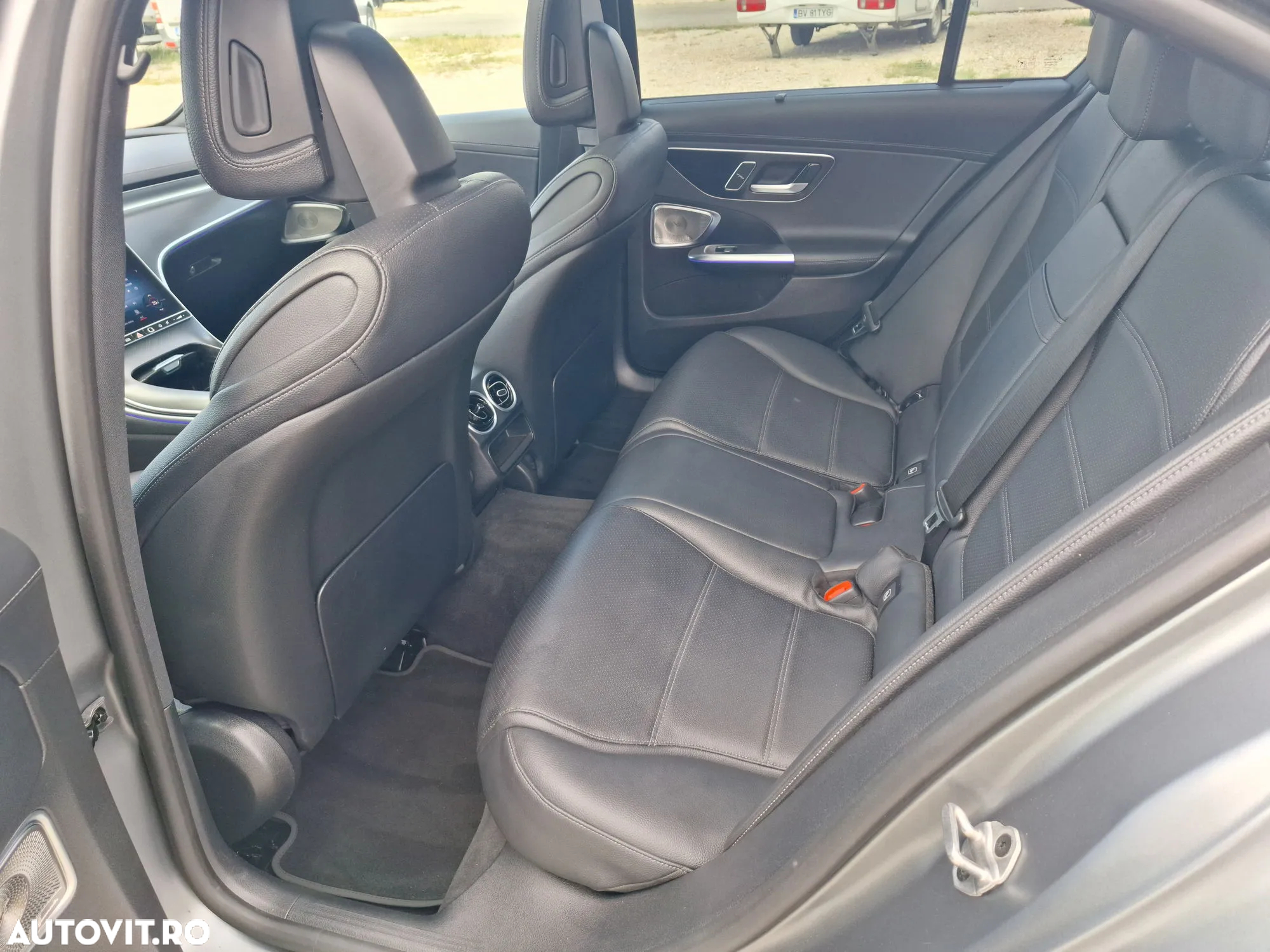 Mercedes-Benz C 300 4Matic T 9G-TRONIC - 11