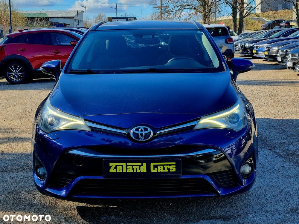 Toyota Avensis 2.0 D-4D Premium - 2