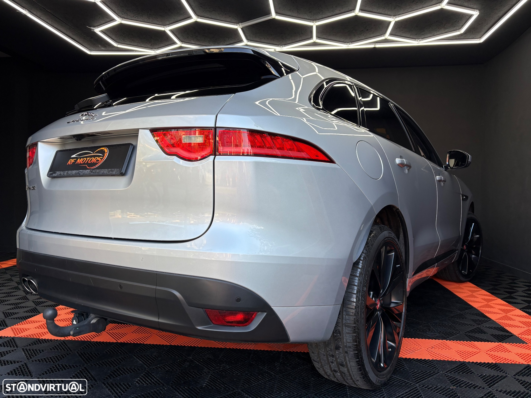 Jaguar F-Pace 20d Aut. R-Sport - 29