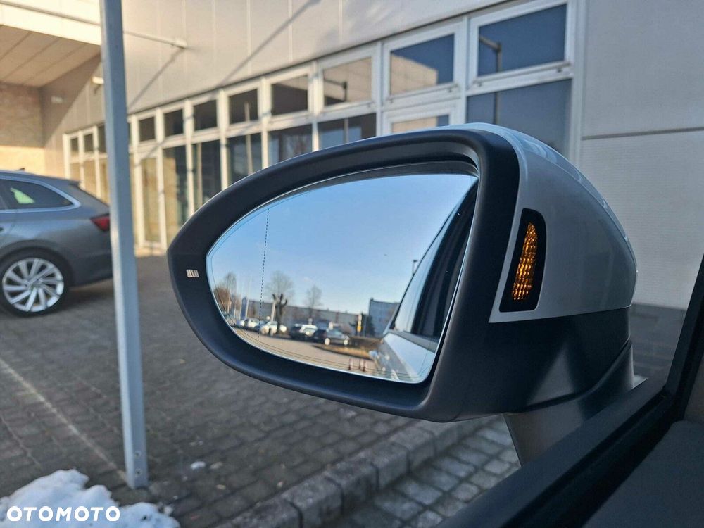 Volkswagen Touran - 27