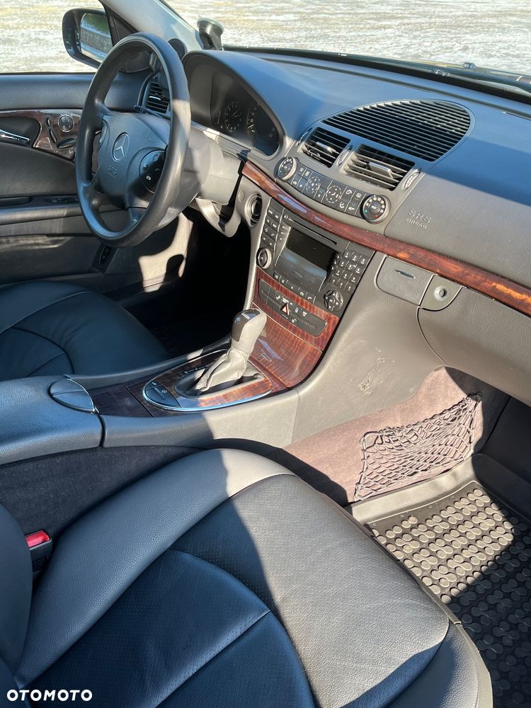 Mercedes-Benz Klasa E 220 CDI Automatik Classic - 24