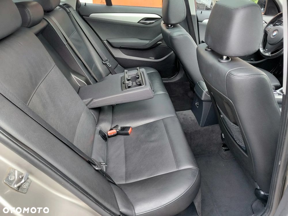 BMW X1 sDrive18i xLine - 17
