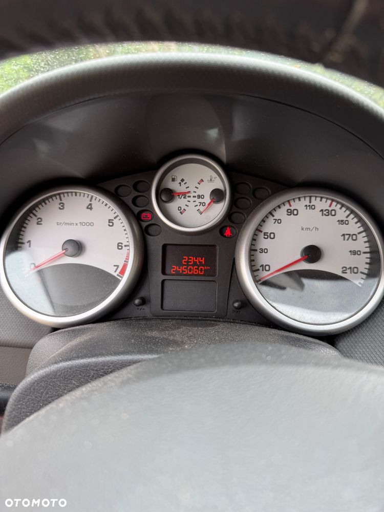 Peugeot 207 1.4 16V Sporty - 6