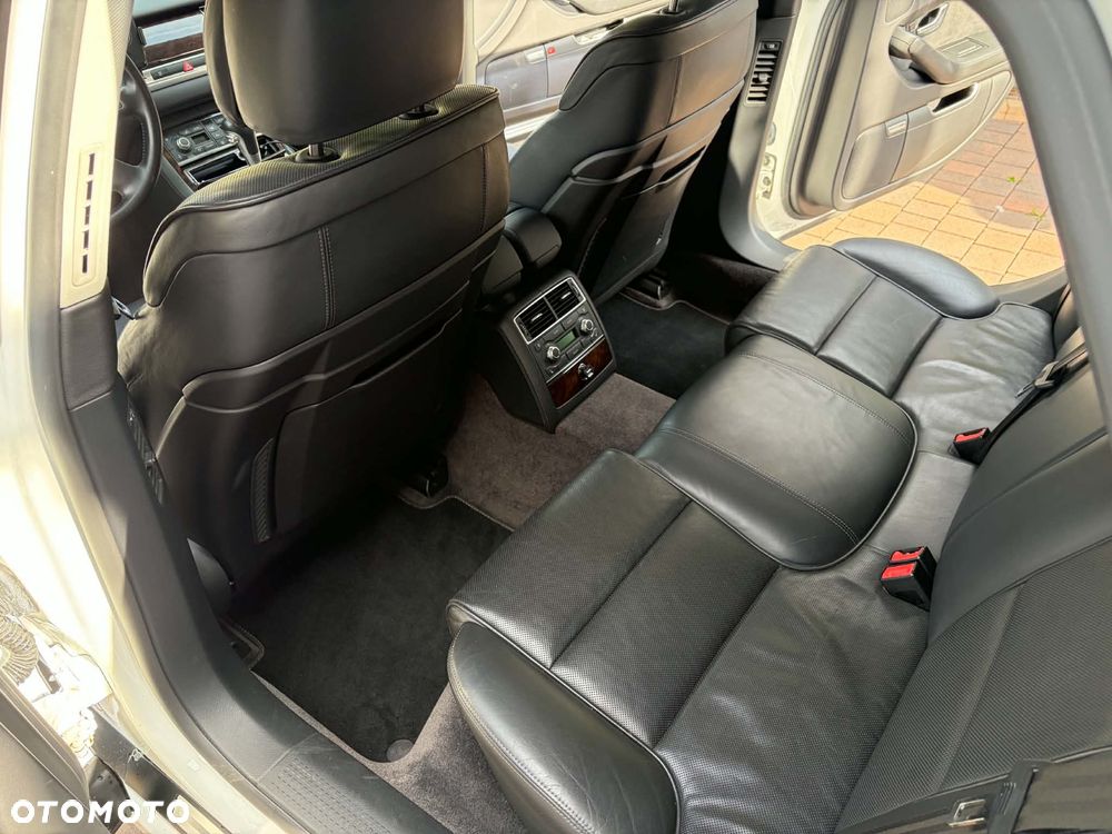 Audi A8 4.2 FSI Quattro - 11