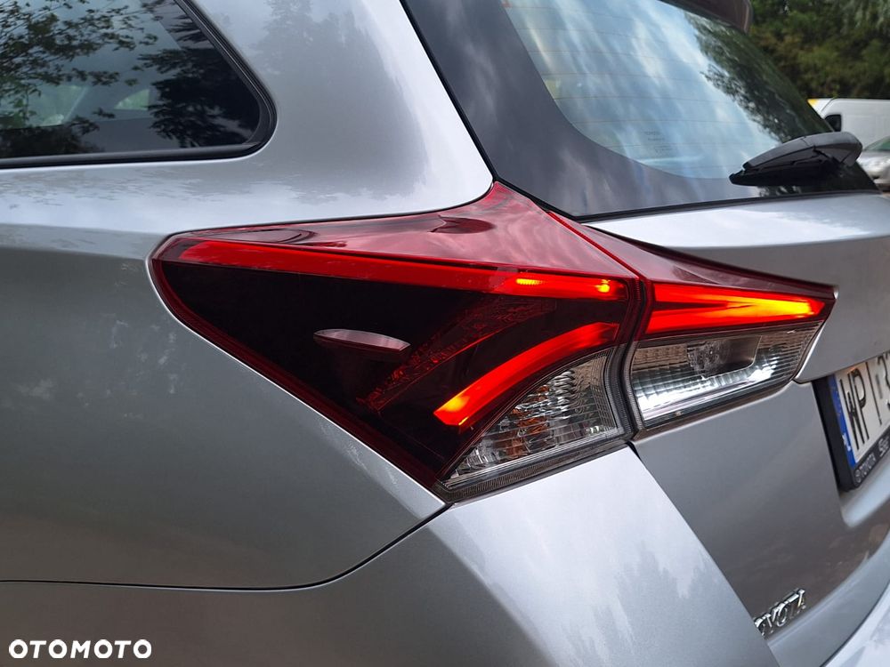 Toyota Auris 1.4 D-4D Comfort - 4