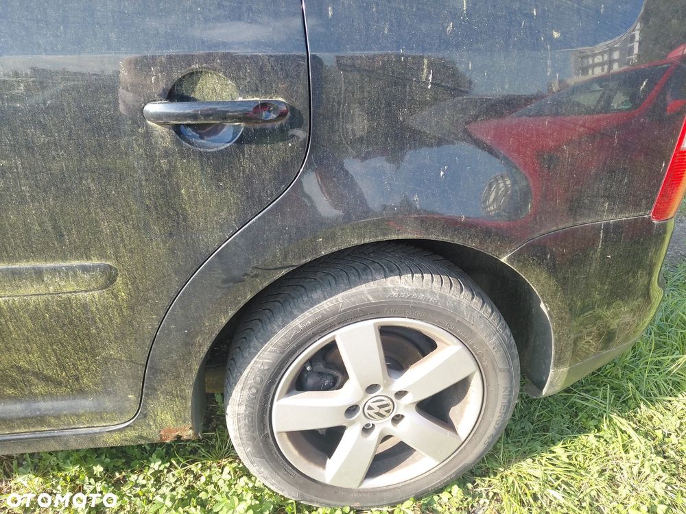 Volkswagen Touran 2.0 FSI Trendline - 14