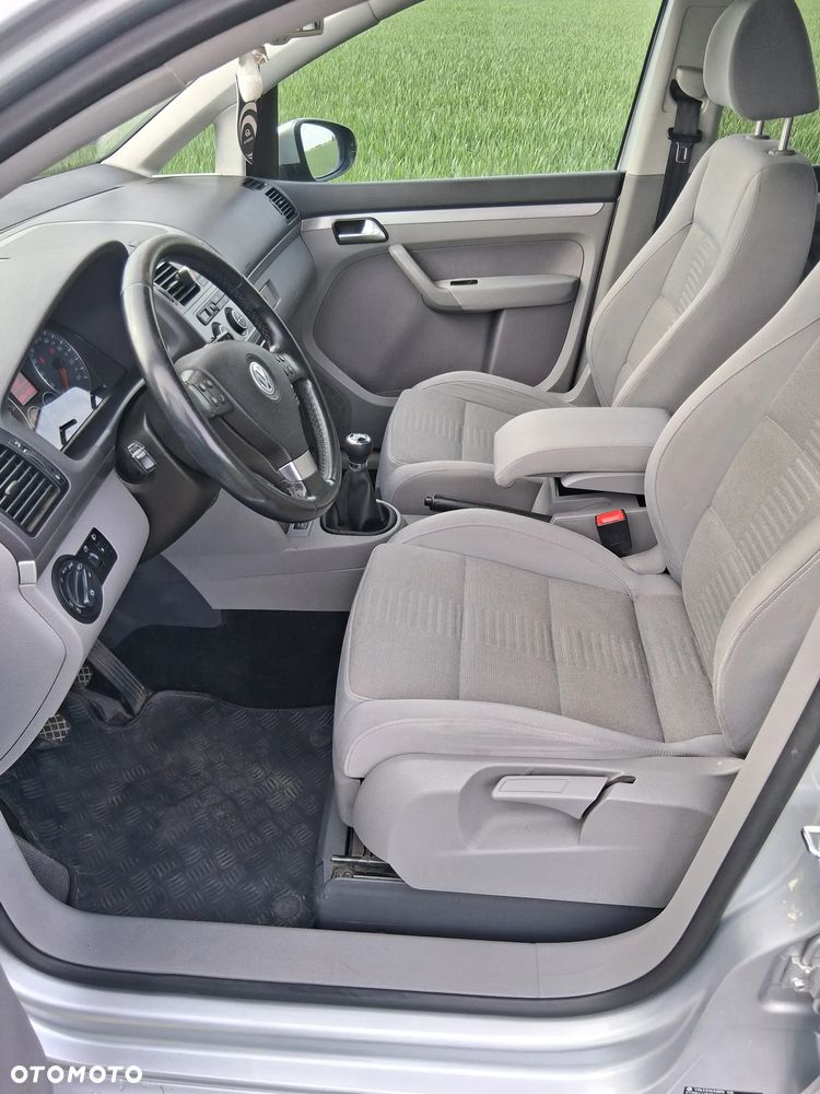 Volkswagen Touran 2.0 TDI DPF Highline - 5