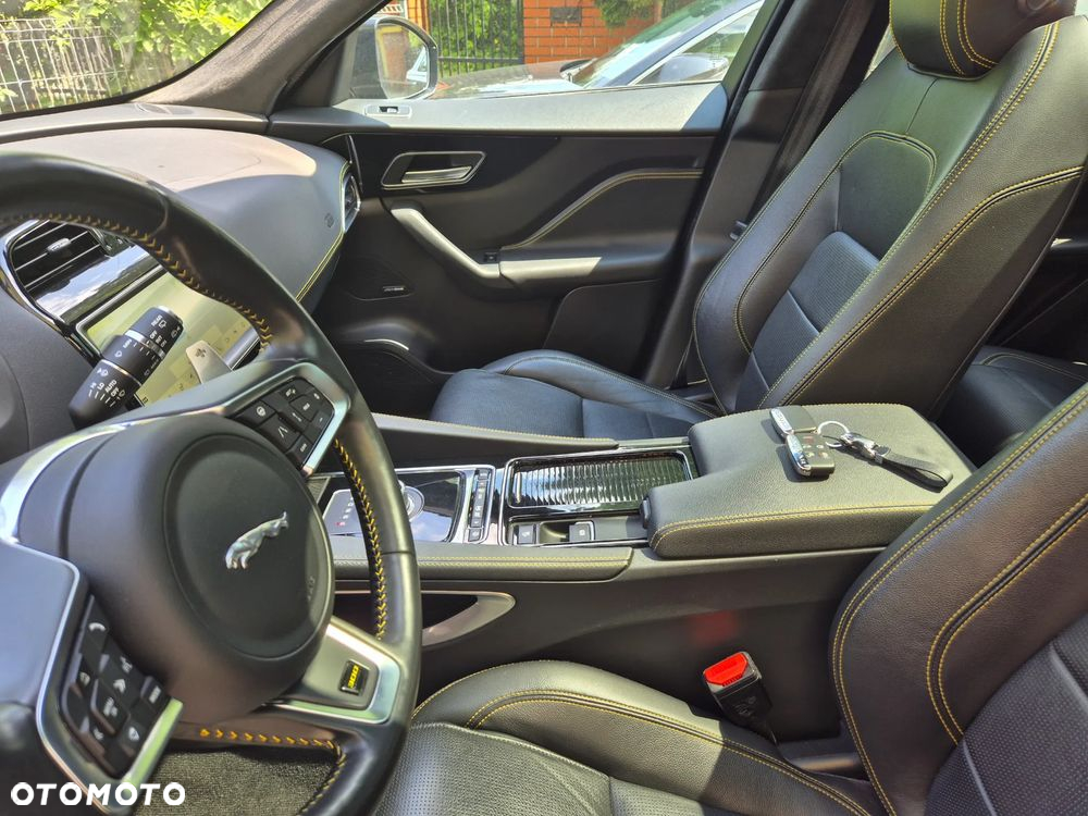 Jaguar F-Pace 2.0 i4P AWD 300 Sport - 17