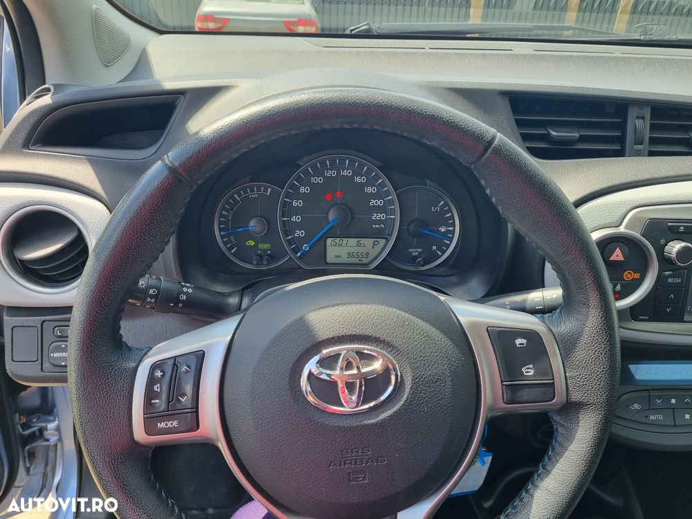 Toyota Yaris 1.5 VVT-i HSD Luna - 9
