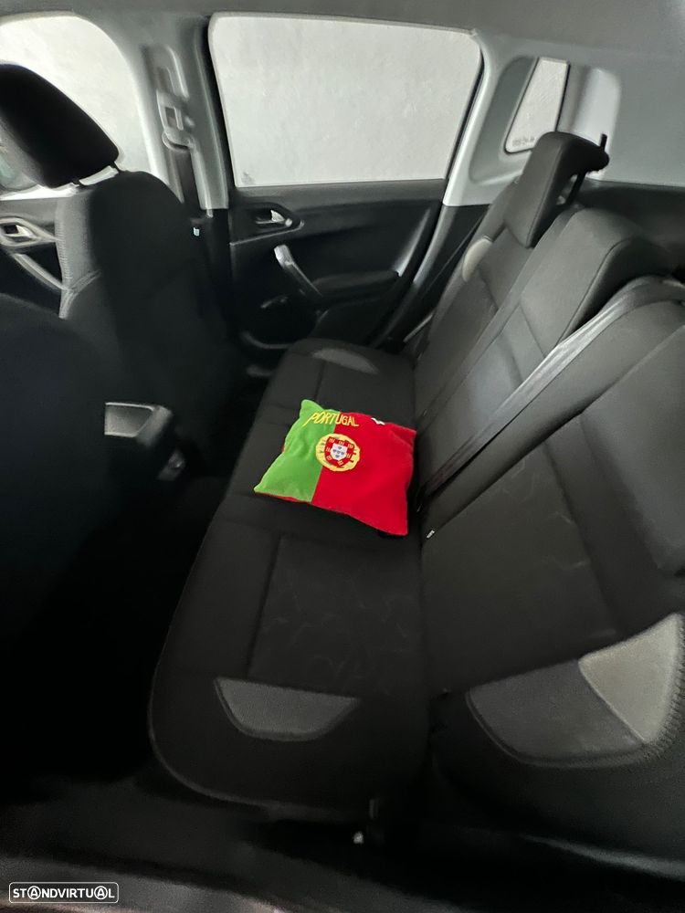 Peugeot 2008 1.2 PureTech Active - 13