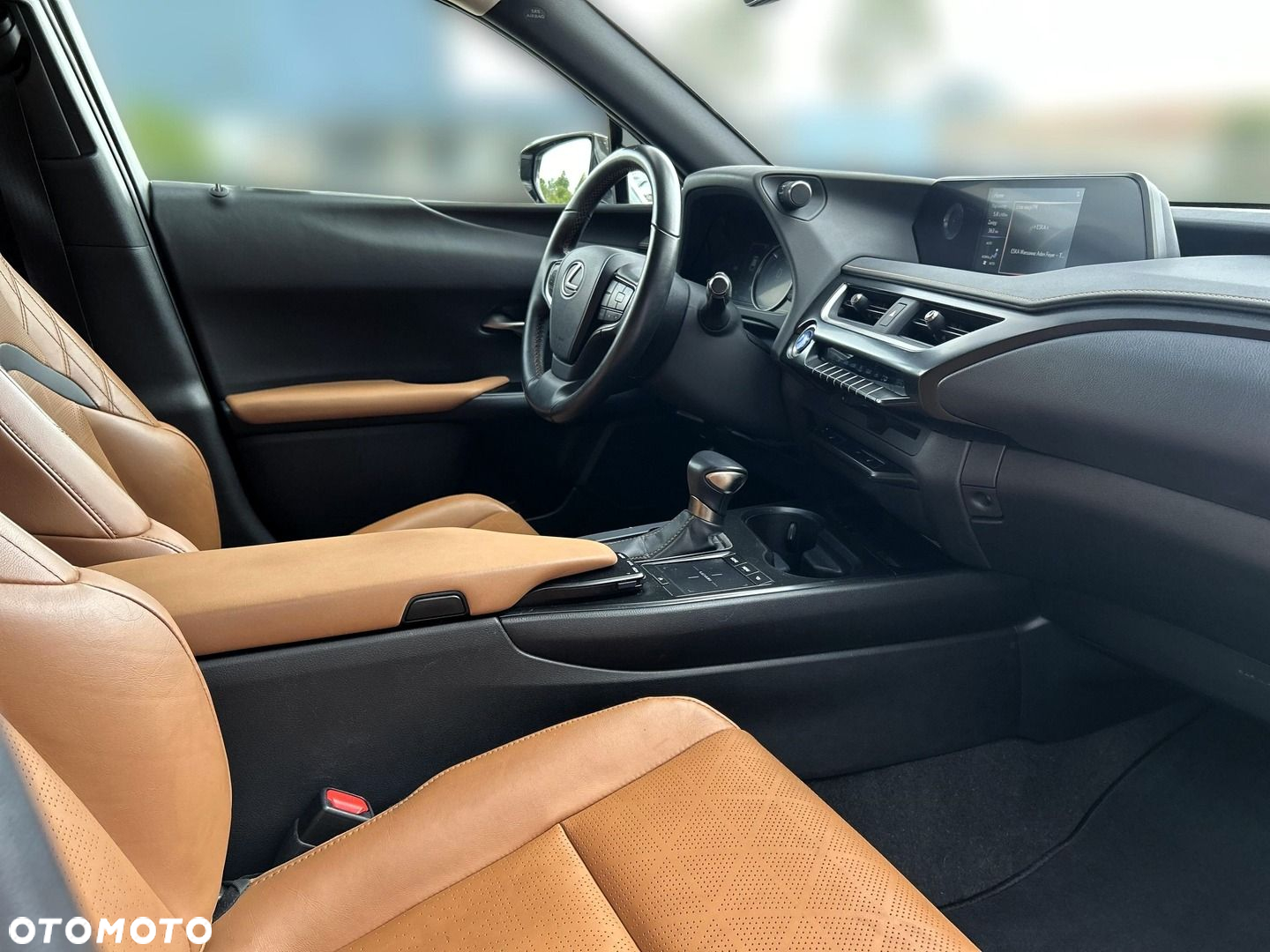 Lexus UX - 10