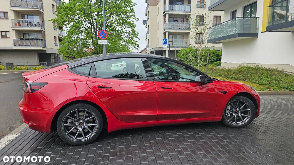 Tesla Model 3 - 4