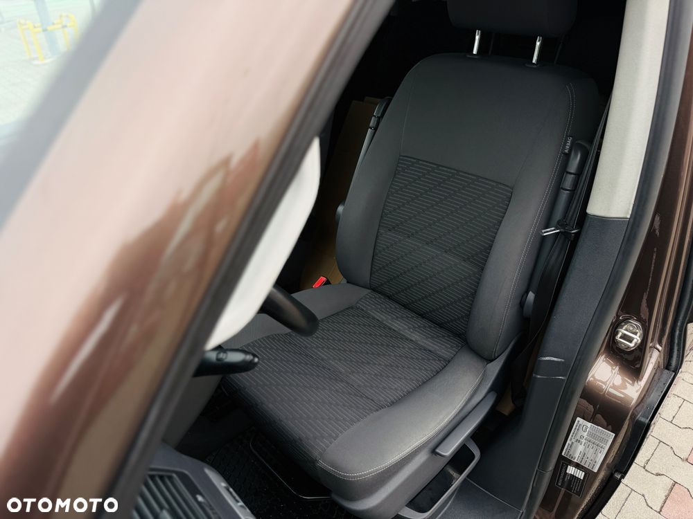 Volkswagen Multivan - 8