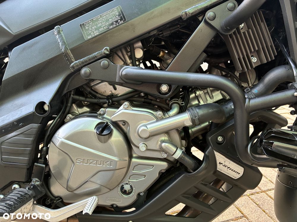 Suzuki V-STROM - 10