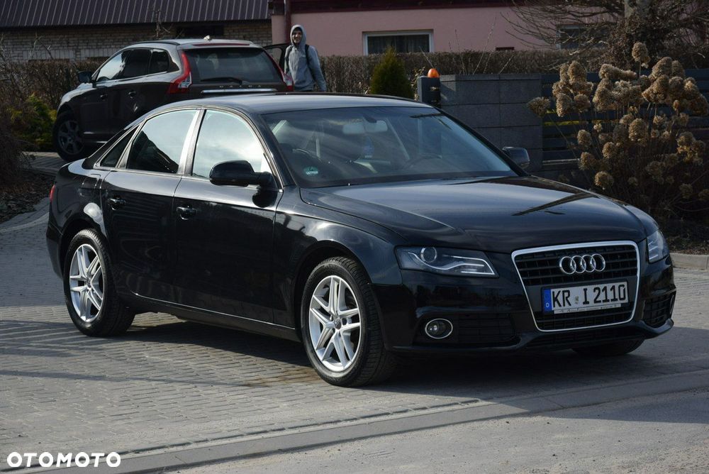Audi A4 Limousine - 1