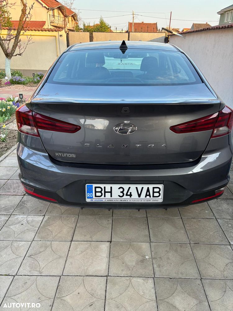 Hyundai Elantra 1.6 MPi Comfort - 4