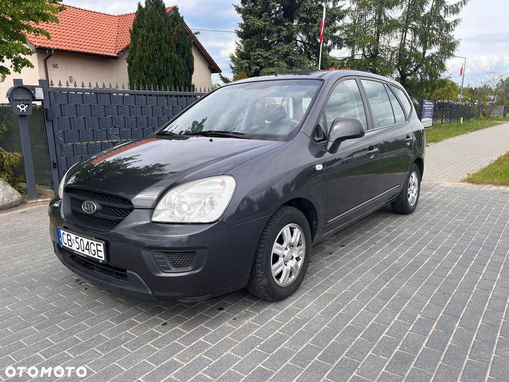 Kia Carens 2.0 CVVT LX - 2