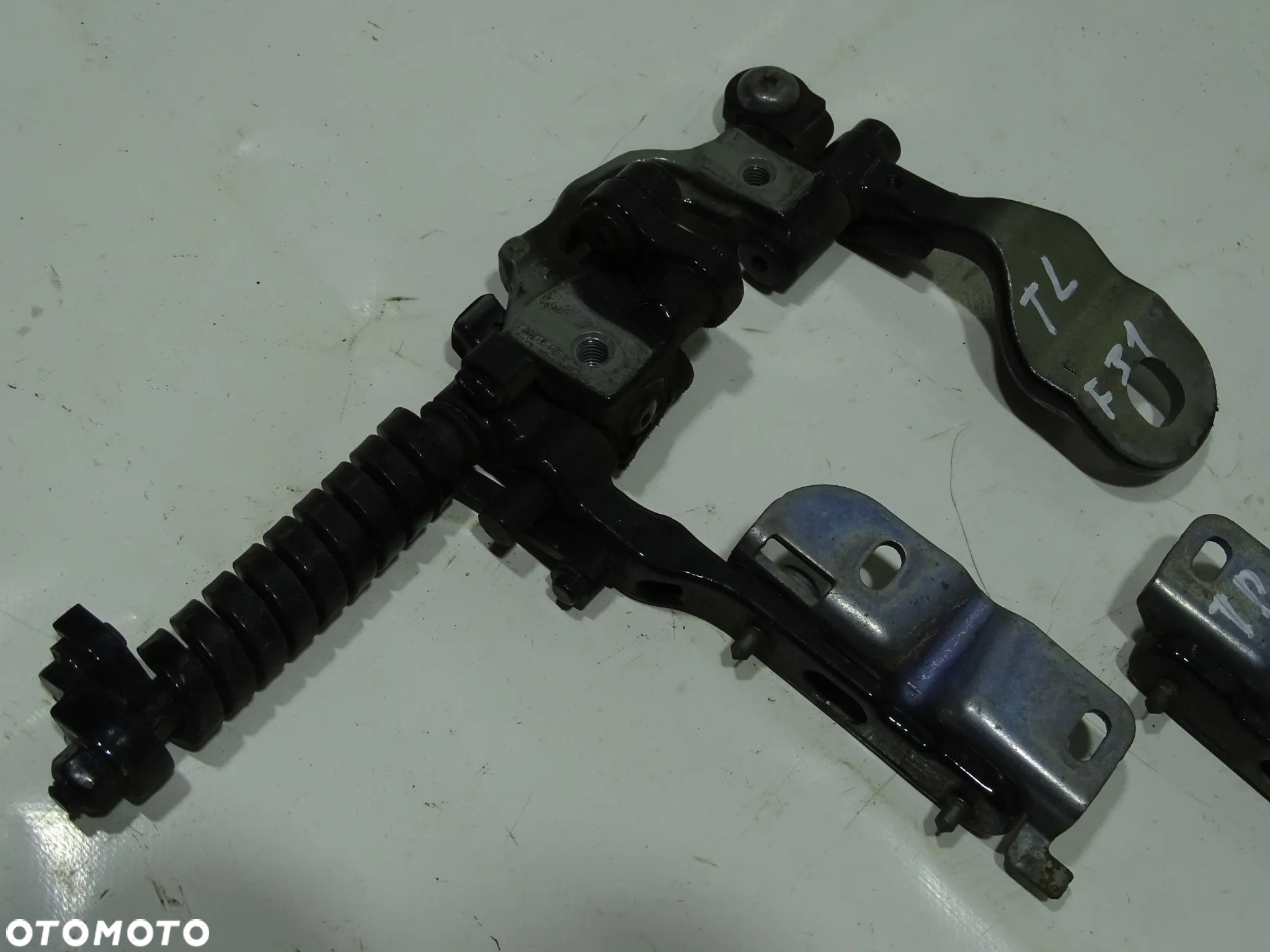 ZAWIASZ SZYBY KLAPY BAGAŻNIKA LEWY PRAWY 475 BLACKSAPPHIRE BMW F31 F-VAT - 2